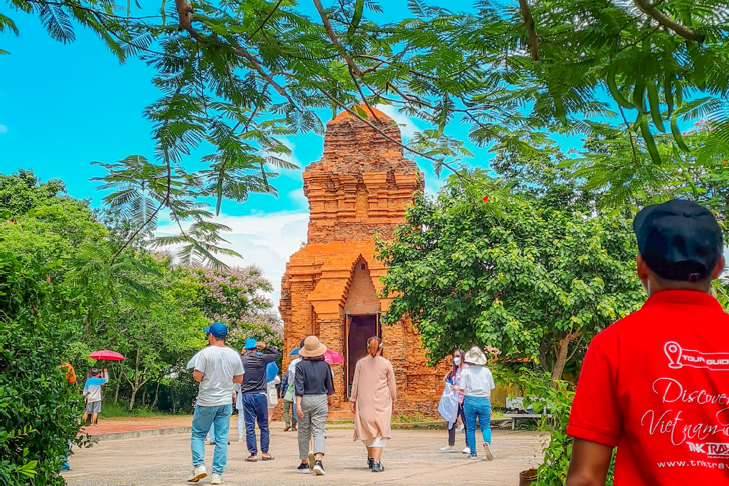Poshanu Cham tower	